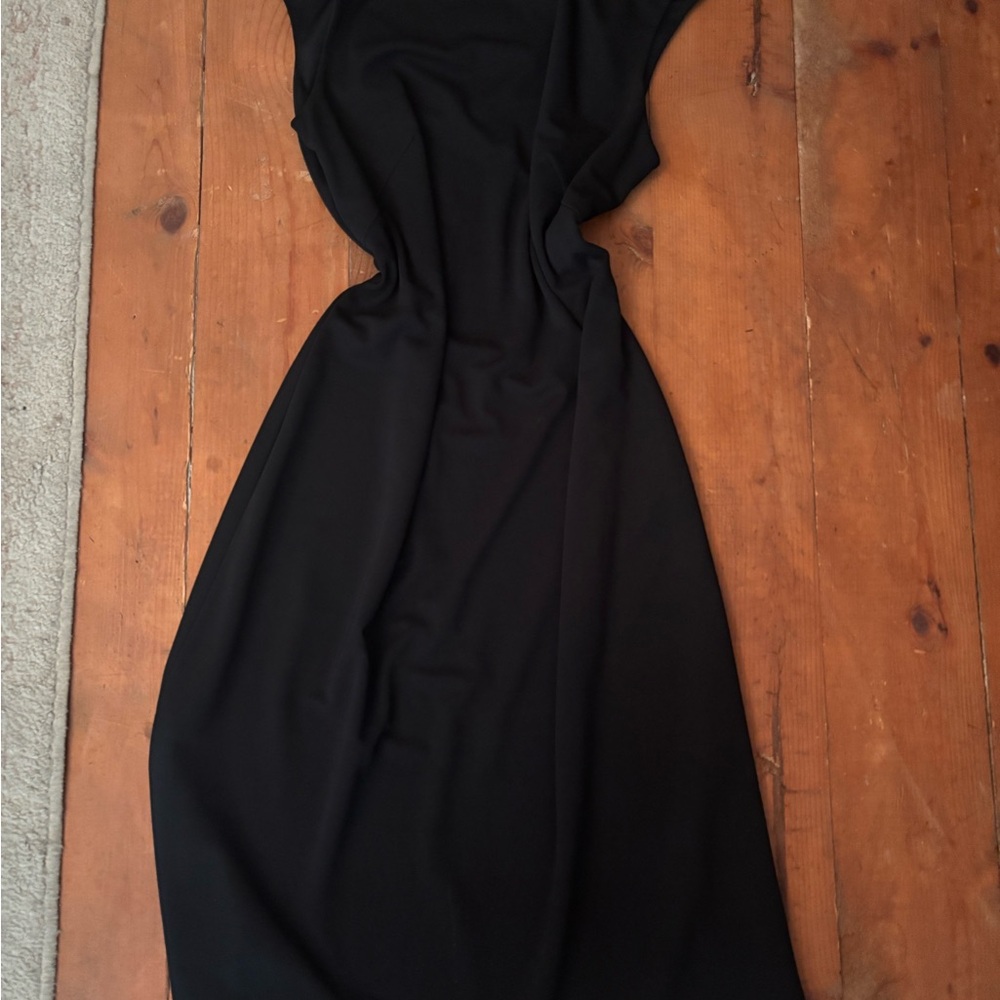 Classic Black Sleeveless Women’s Dress